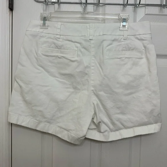 J Crew flat front White 5” inseam classic Chino shorts size 8 - Picture 3 of 6